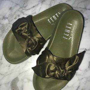 FENTY (by Rihana) Slides - PUMA